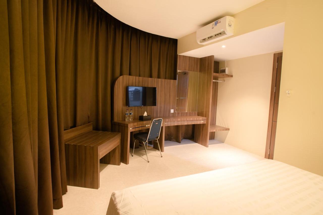 Ak Hotel Nagoya Hill Batam Exteriör bild